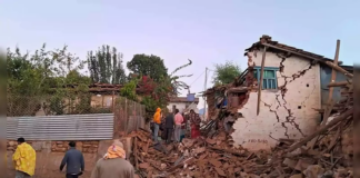 نیپال میں ایک ہفتے میں دوسری بار 5.6 شدت کا زلزلہ، دہلی اور این سی آر میں بھی محسوس کیے گئے جھٹکے۔۔۔۔ تصویر نیپال میں آئے زلزکے کی ہے۔