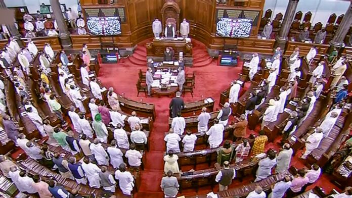 پارلیامنٹ میں سیکورٹی کے معاملے پر آواز بلند کرنے والے ارکان پارلیامنٹ کو معطل کر دیا گیا