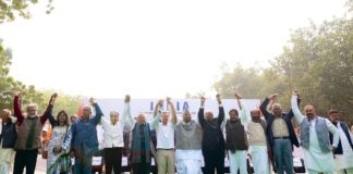 ’آئین و جمہوریت کے تحفظ‘ کیلئے جنترمنتر پر ’انڈیا‘ کا مظاہرہ
