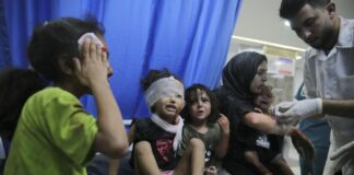 اسرائیل کی غزہ کے اسپتالوں، اسکولوں، مساجد، ایمبولینسوں سمیت قبرستان پر بھی بمباری۔۔۔ فائل فوٹو