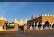 سعودی عرب کی مٹی، لکڑی سے بنی یہ قدیم اور خوبصورت مسجد