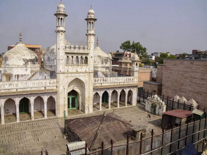 گیانواپی مسجد ہندوؤں کے حوالے کریں، مسجد کہیں اور لے جائیں: وی ایچ پی